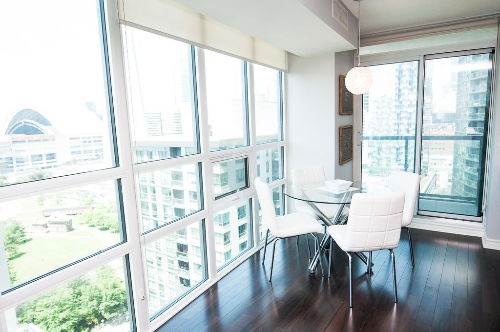 Napa Furnished Suites At Cn Tower & Maple Leaf Square Toronto Dış mekan fotoğraf