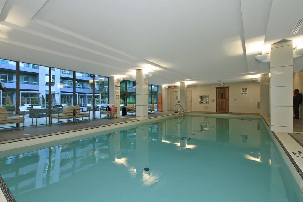 Napa Furnished Suites At Cn Tower & Maple Leaf Square Toronto Dış mekan fotoğraf