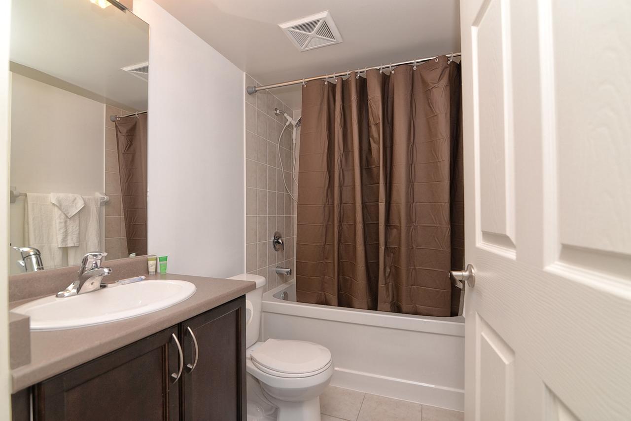 Napa Furnished Suites At Cn Tower & Maple Leaf Square Toronto Dış mekan fotoğraf