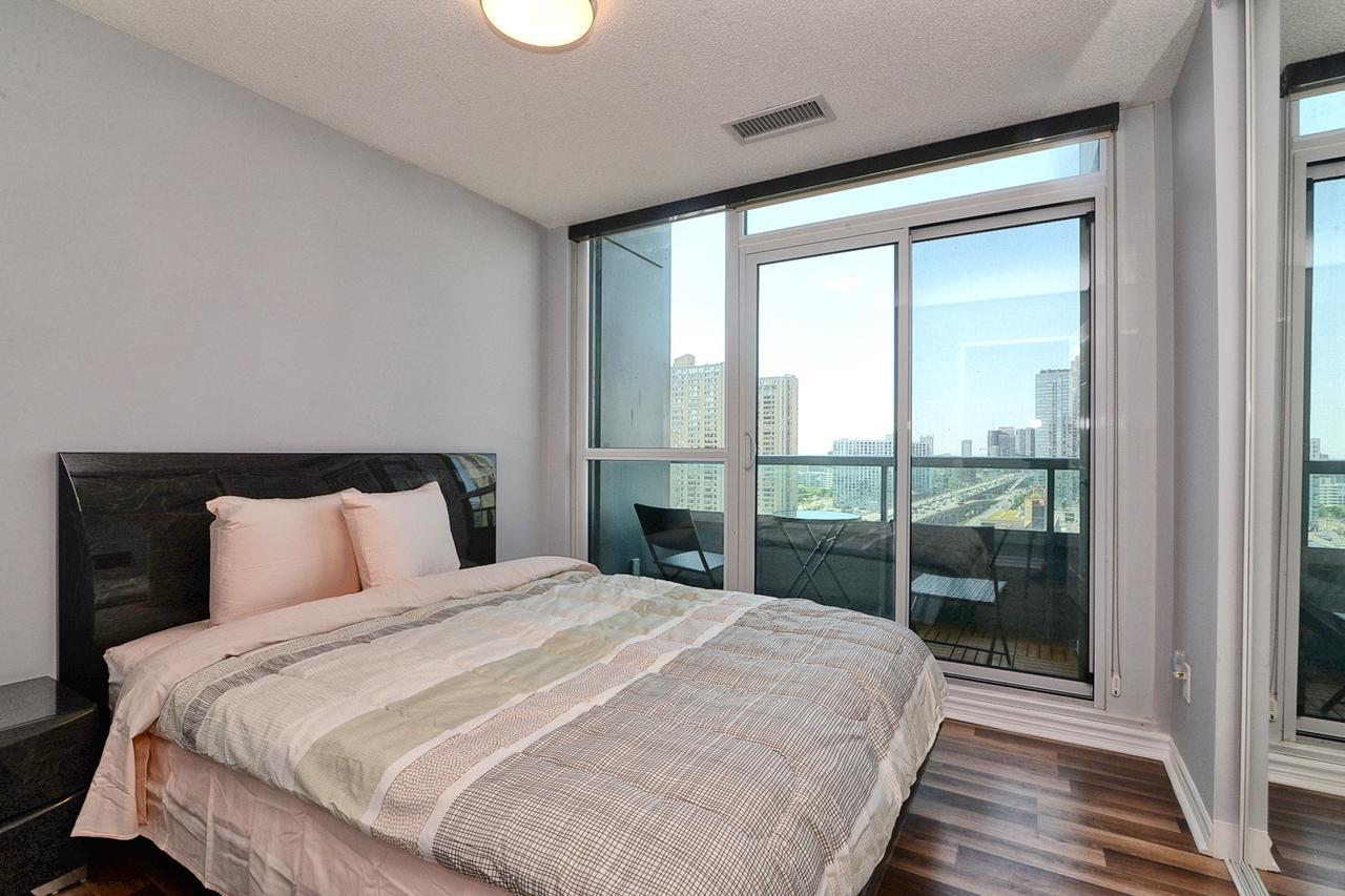 Napa Furnished Suites At Cn Tower & Maple Leaf Square Toronto Dış mekan fotoğraf
