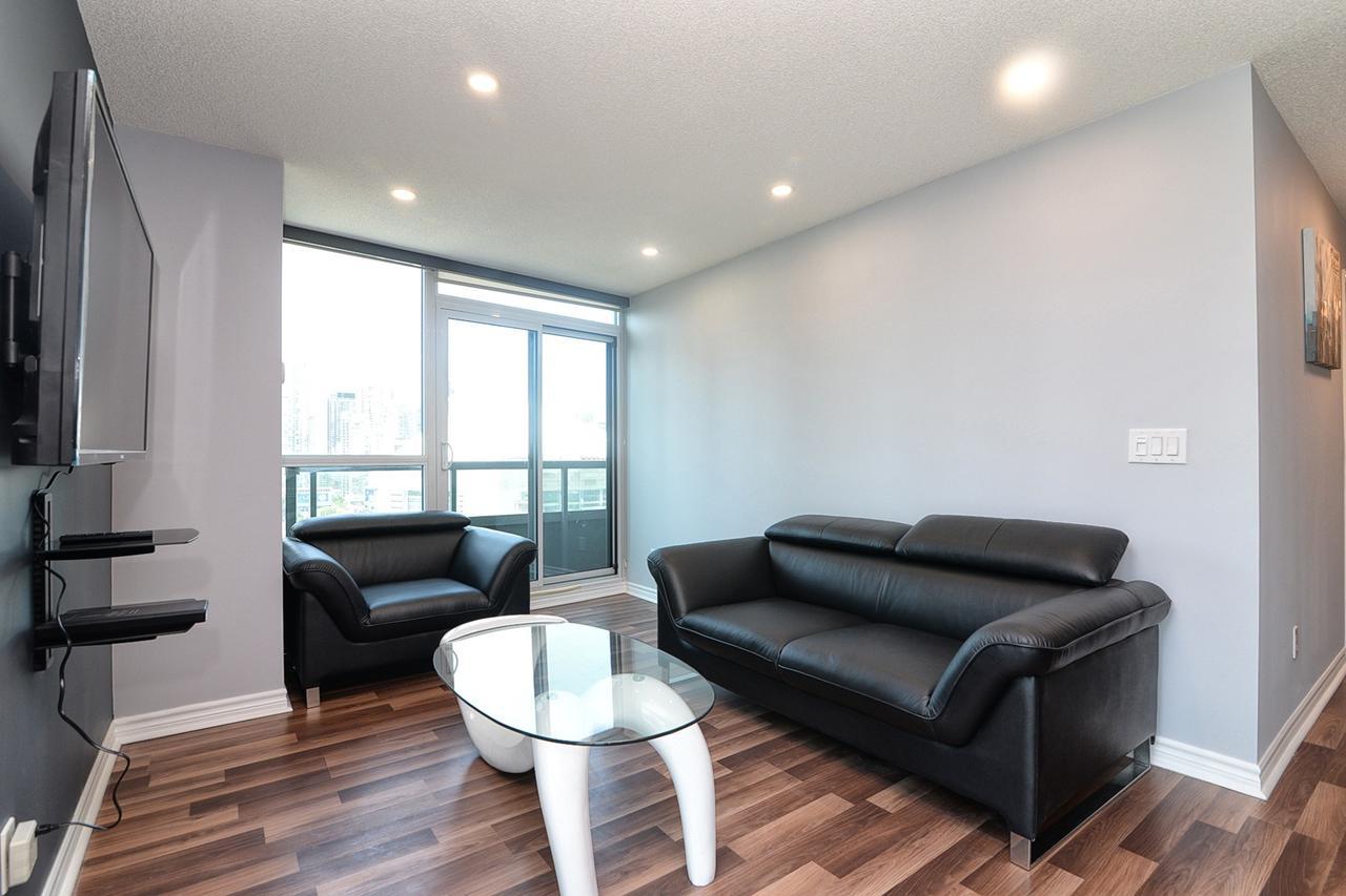 Napa Furnished Suites At Cn Tower & Maple Leaf Square Toronto Dış mekan fotoğraf