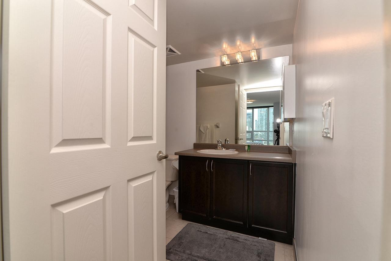 Napa Furnished Suites At Cn Tower & Maple Leaf Square Toronto Dış mekan fotoğraf