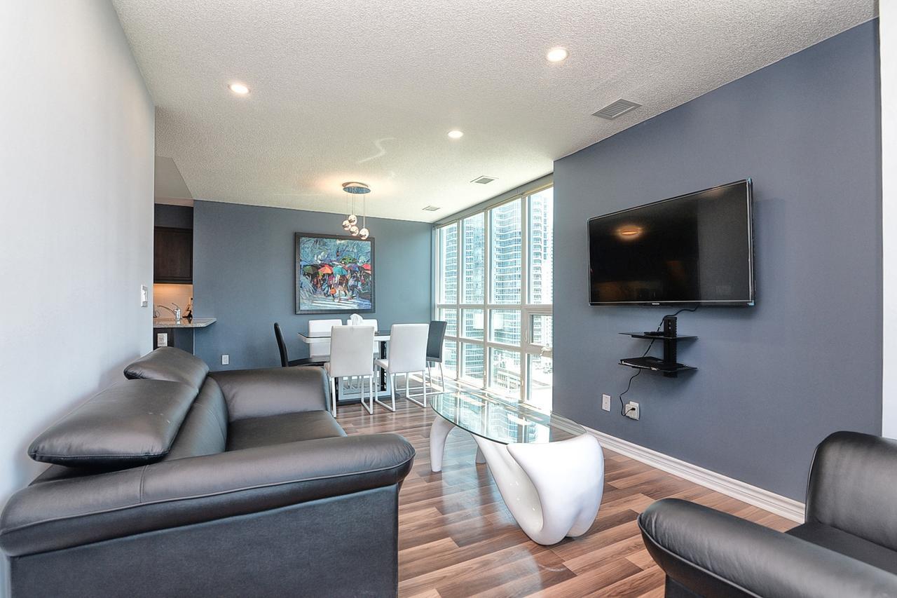 Napa Furnished Suites At Cn Tower & Maple Leaf Square Toronto Dış mekan fotoğraf