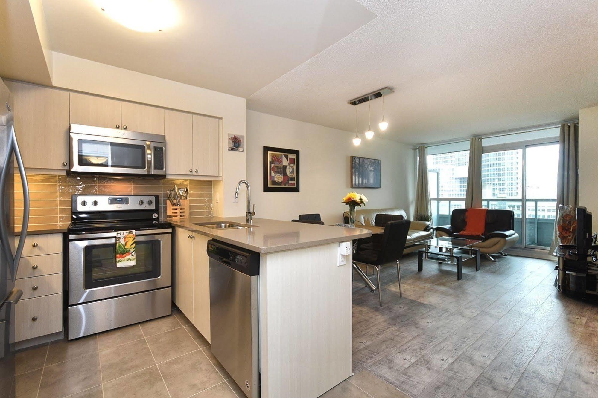 Napa Furnished Suites At Cn Tower & Maple Leaf Square Toronto Dış mekan fotoğraf