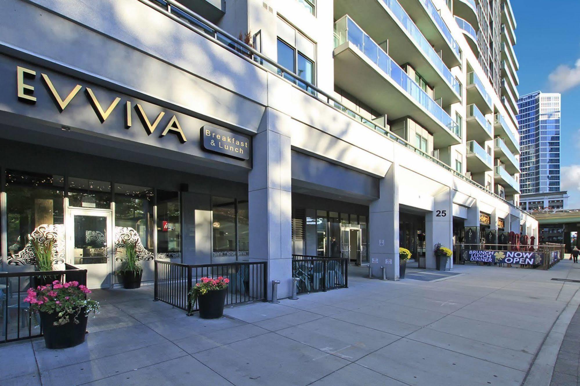 Napa Furnished Suites At Cn Tower & Maple Leaf Square Toronto Dış mekan fotoğraf