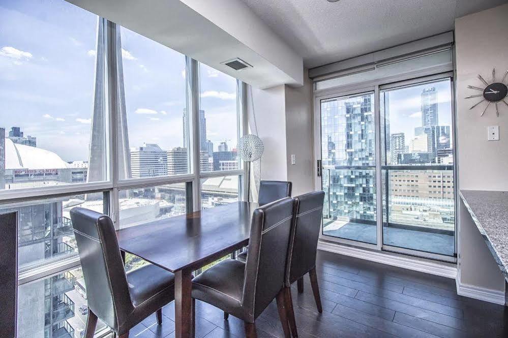 Napa Furnished Suites At Cn Tower & Maple Leaf Square Toronto Dış mekan fotoğraf