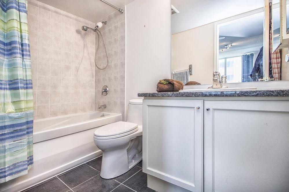 Napa Furnished Suites At Cn Tower & Maple Leaf Square Toronto Dış mekan fotoğraf